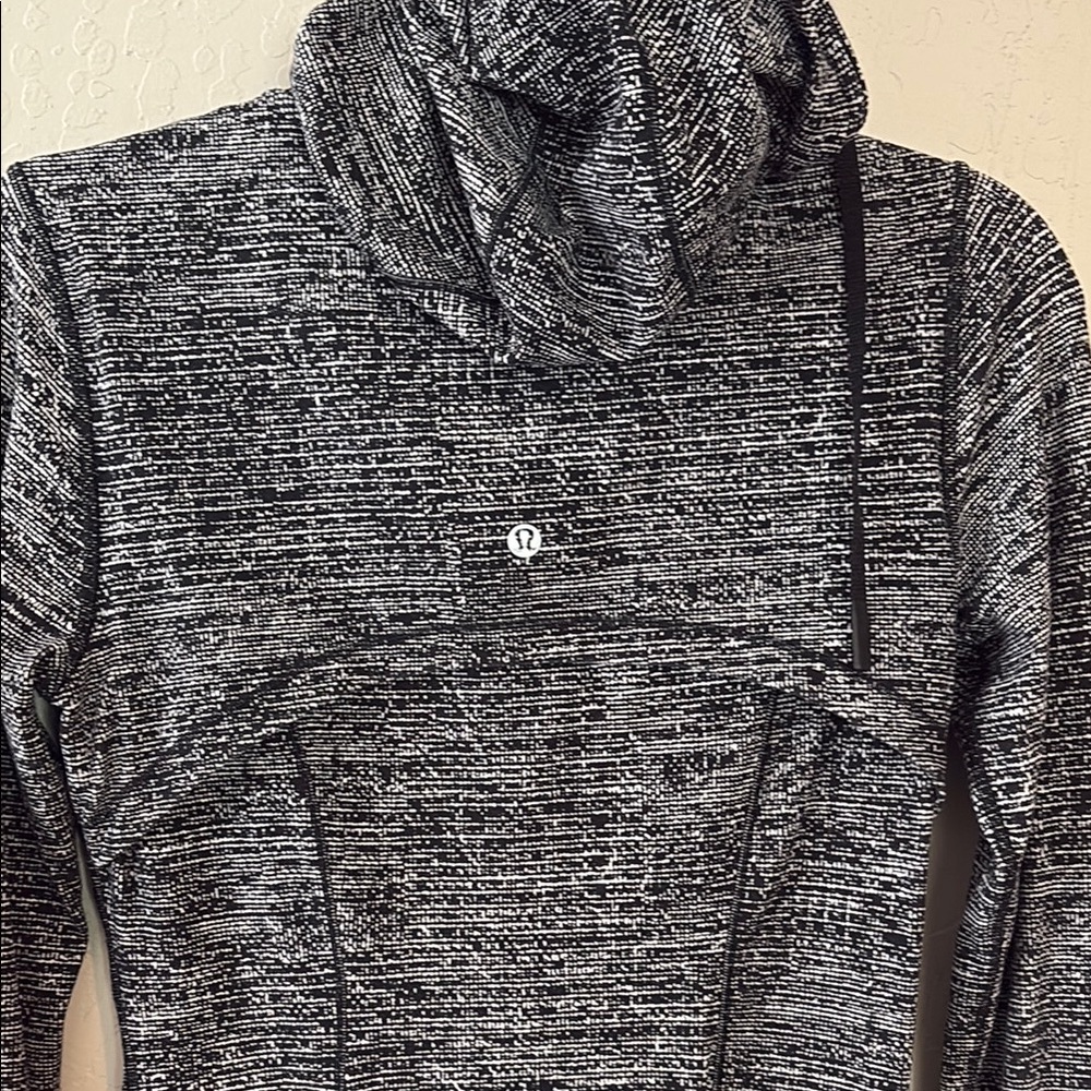 Lululemon Black and White Patterned Hoodie